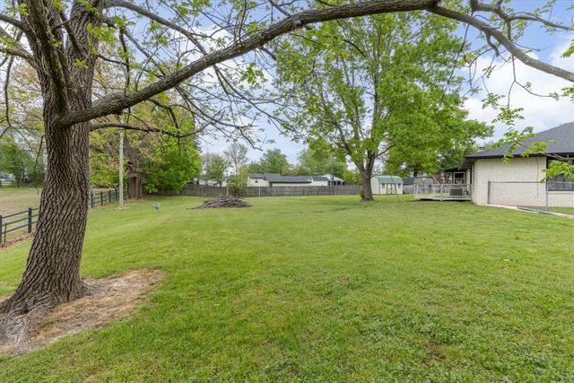 1504 S Morlan Avenue, Springdale, AR 72764
