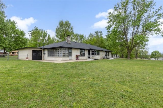 1504 S Morlan Avenue, Springdale, AR 72764