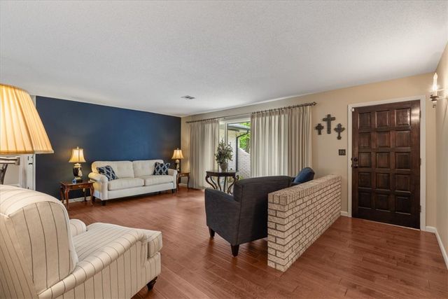 1504 S Morlan Avenue, Springdale, AR 72764