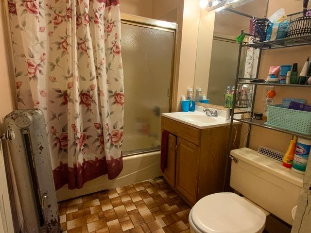 907-909 Liberty St, Springfield, MA 01104