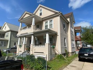 907-909 Liberty St, Springfield, MA 01104