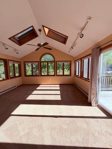 2 Cricklewood Dr, Leicester, MA 01524