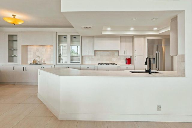 900 Island Drive 703, Rancho Mirage, CA 92270