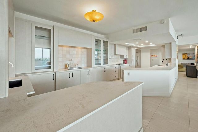 900 Island Drive 703, Rancho Mirage, CA 92270