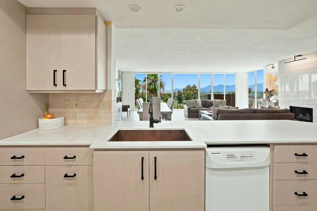 900 Island Drive 703, Rancho Mirage, CA 92270