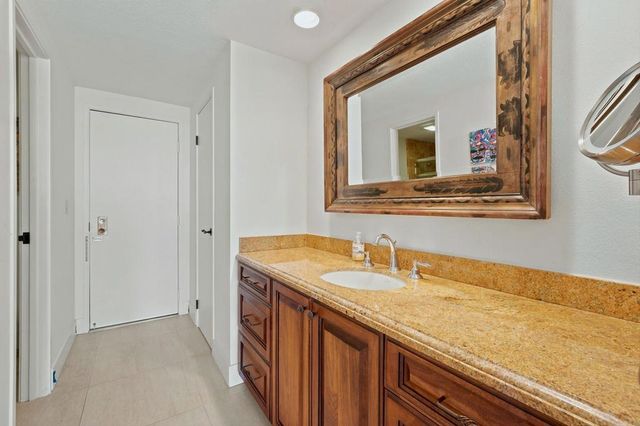 900 Island Drive 703, Rancho Mirage, CA 92270