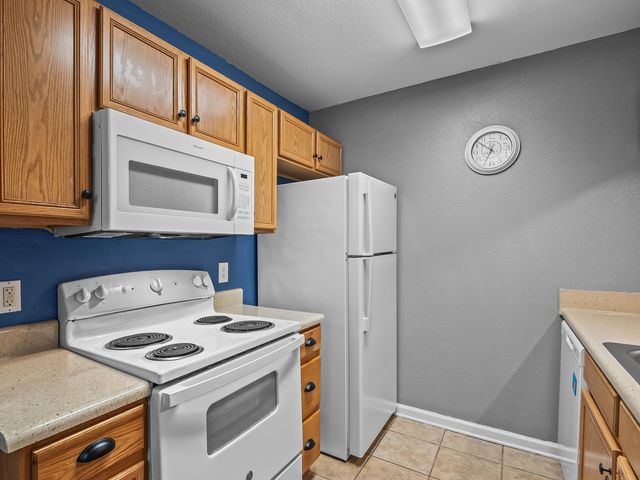 2738 W Tharpe St Apt 304, Tallahassee, FL 32303