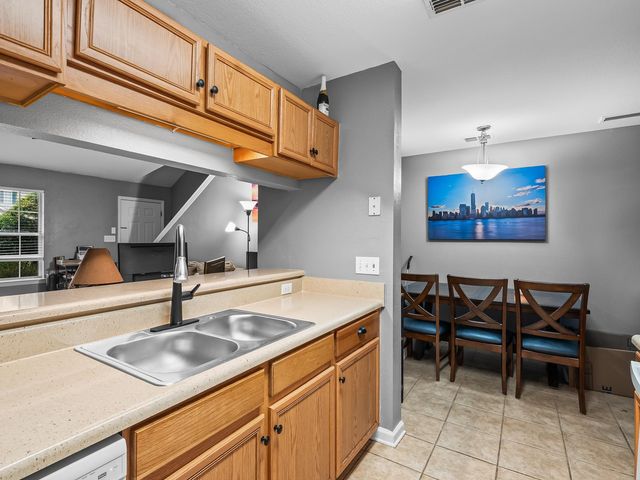 2738 W Tharpe St Apt 304, Tallahassee, FL 32303