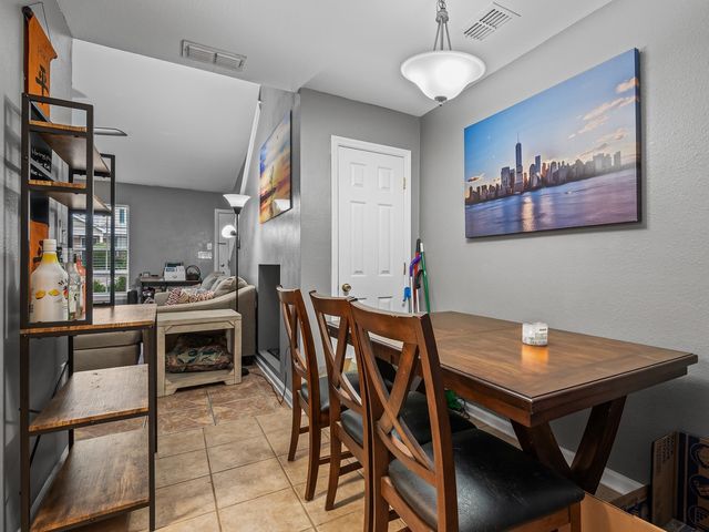 2738 W Tharpe St Apt 304, Tallahassee, FL 32303