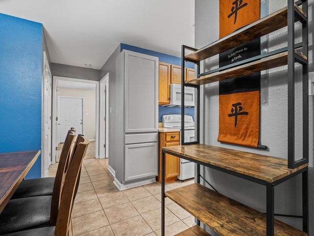 2738 W Tharpe St Apt 304, Tallahassee, FL 32303