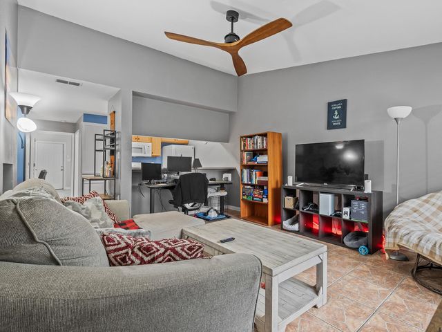 2738 W Tharpe St Apt 304, Tallahassee, FL 32303