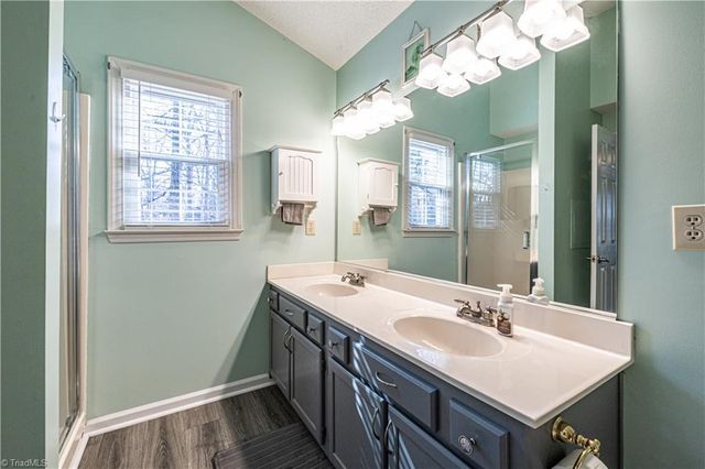 1713 Avenbury Court, Kernersville, NC 27284