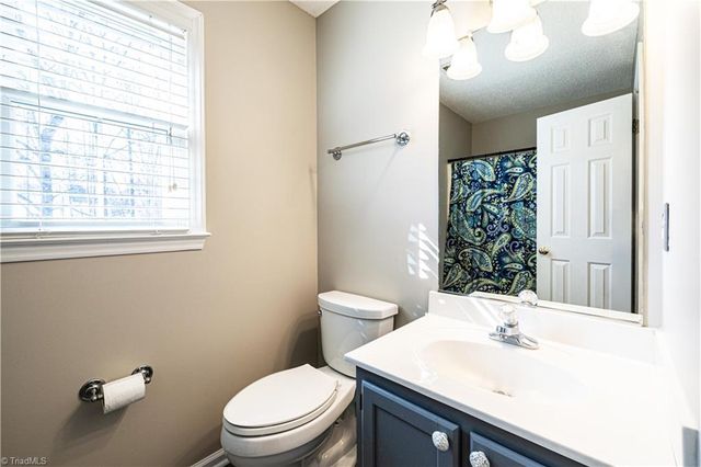 1713 Avenbury Court, Kernersville, NC 27284