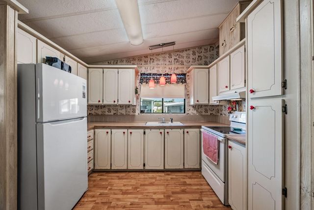 7047 EL MATADOR STREET, Zephyrhills, FL 33541