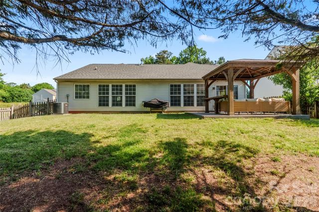 9400 Shepparton Drive, Huntersville, NC 28078