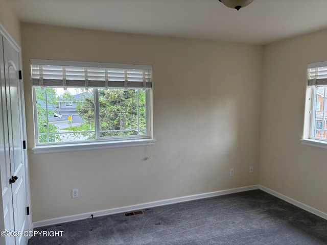 13125 W Curry Ridge Circle, Eagle River, AK 99577