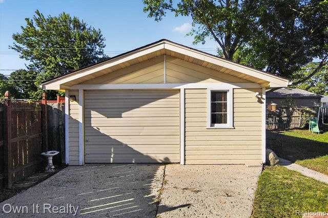 37110 Gilchrist Street, Westland, MI 48186