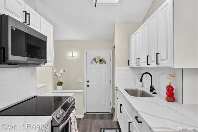 37110 Gilchrist Street, Westland, MI 48186
