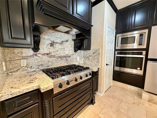 15 Powers Bend Way, The Woodlands, TX 77382