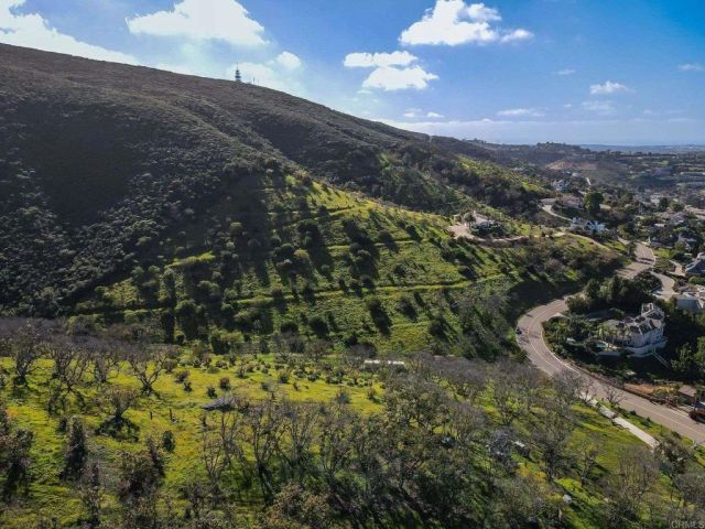 1790 La Plaza, San Marcos, CA 92078