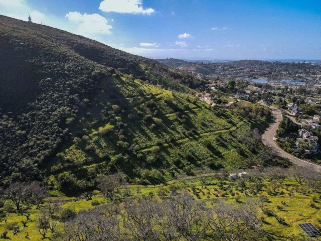 1790 La Plaza, San Marcos, CA 92078