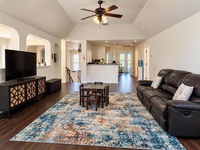 17002 Brewer Blackbird DR, Pflugerville, TX 78660