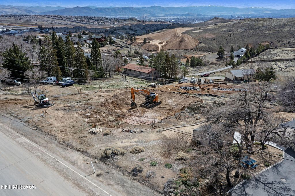 Image 10 of property listing at 620 Hoge Road, Reno, NV 89506