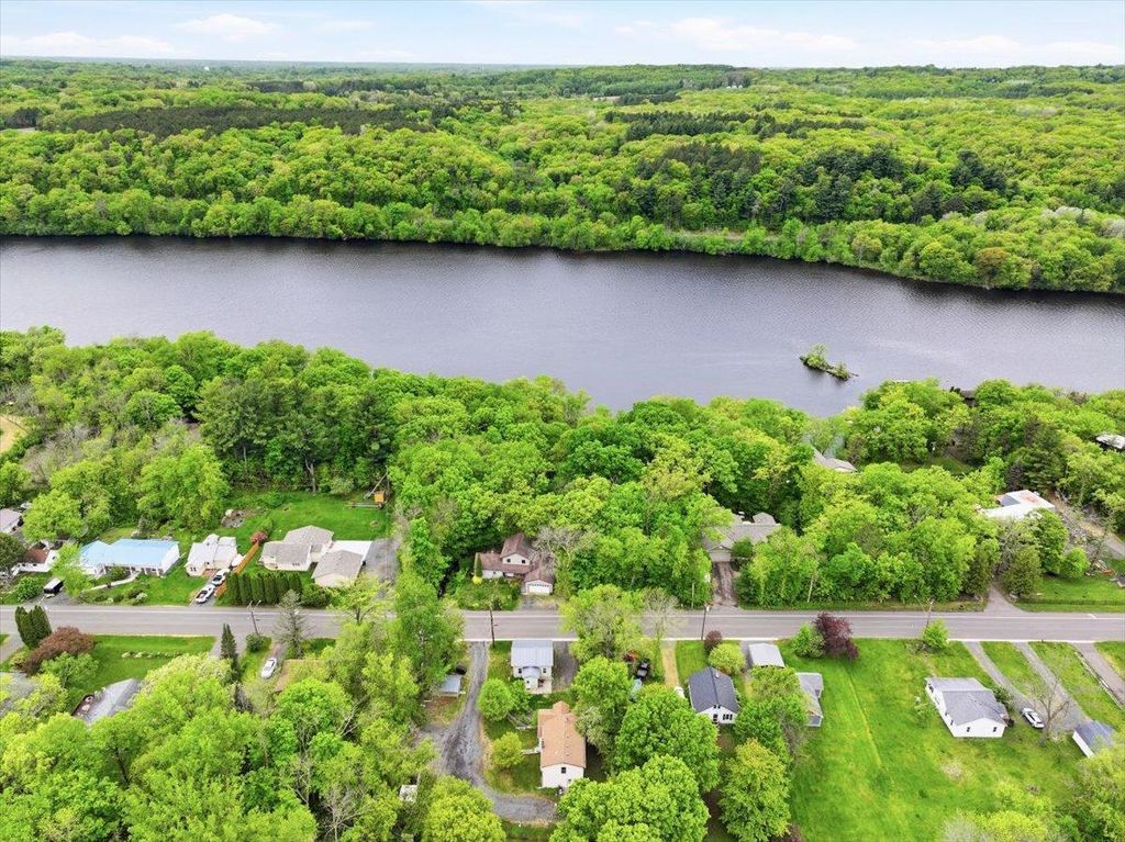 900 & 902 N Hamilton Street, Saint Croix Falls, WI 54024