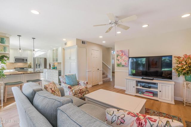 443 White Swan Court, Simi Valley, CA 93065