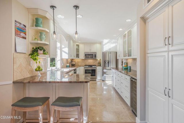 443 White Swan Court, Simi Valley, CA 93065