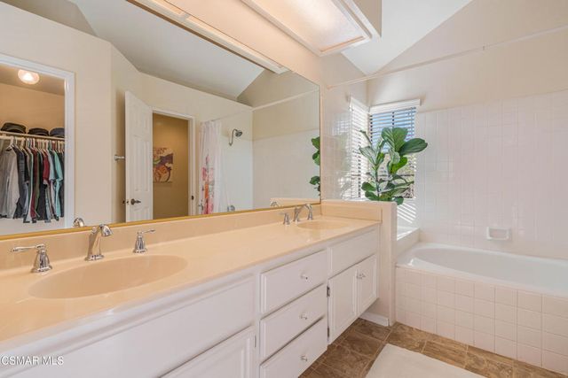 443 White Swan Court, Simi Valley, CA 93065