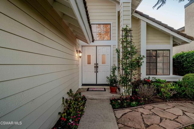 443 White Swan Court, Simi Valley, CA 93065