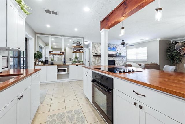 3818 BUCKEYE CIRCLE, Sarasota, FL 34232