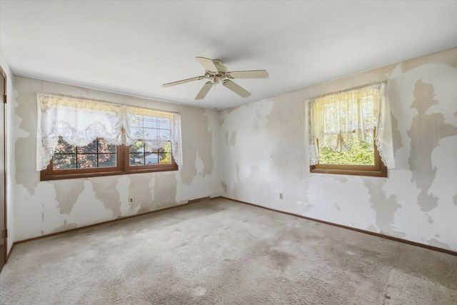 7881 Hill 'N Dale COURT, Cedarburg, WI 53012