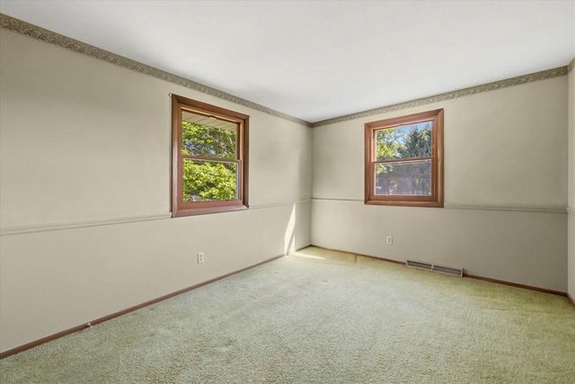 7881 Hill 'N Dale COURT, Cedarburg, WI 53012