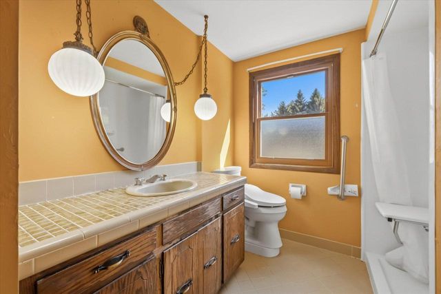 7881 Hill 'N Dale COURT, Cedarburg, WI 53012