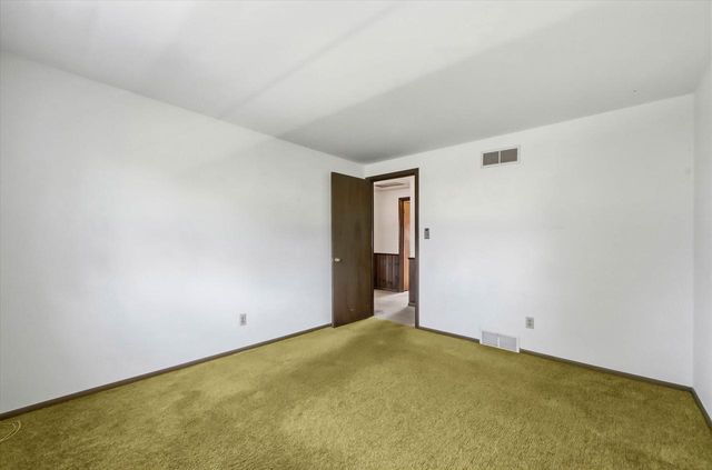 7881 Hill 'N Dale COURT, Cedarburg, WI 53012