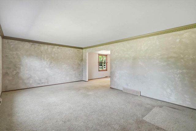 7881 Hill 'N Dale COURT, Cedarburg, WI 53012