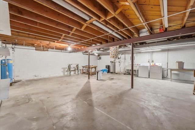 7881 Hill 'N Dale COURT, Cedarburg, WI 53012