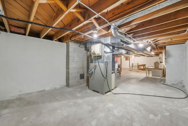 7881 Hill 'N Dale COURT, Cedarburg, WI 53012