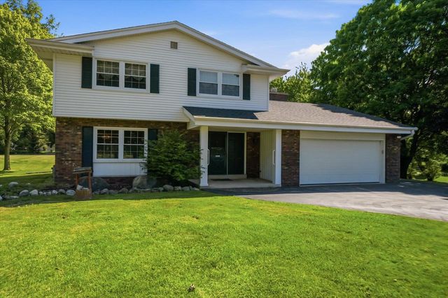 7881 Hill 'N Dale COURT, Cedarburg, WI 53012