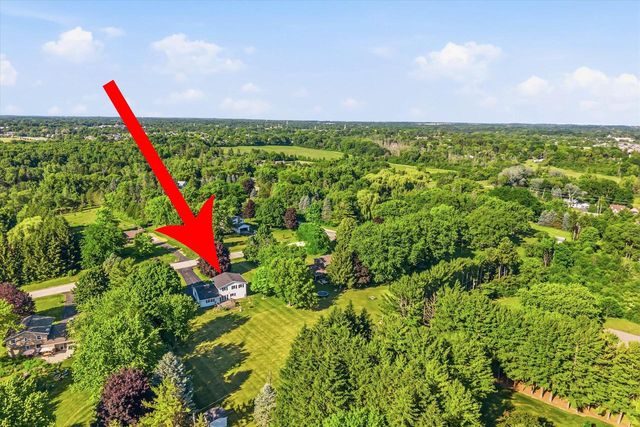 7881 Hill 'N Dale COURT, Cedarburg, WI 53012