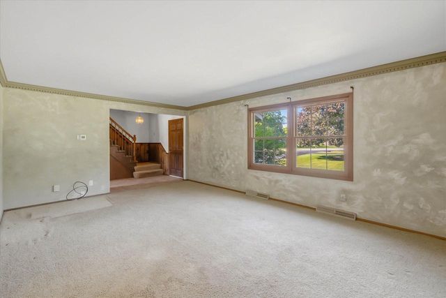 7881 Hill 'N Dale COURT, Cedarburg, WI 53012