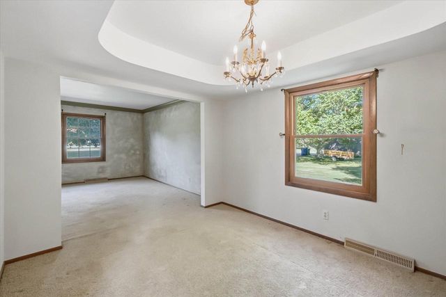 7881 Hill 'N Dale COURT, Cedarburg, WI 53012