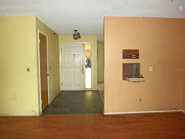 1913 KINGS HIGHWAY, Clearwater, FL 33755