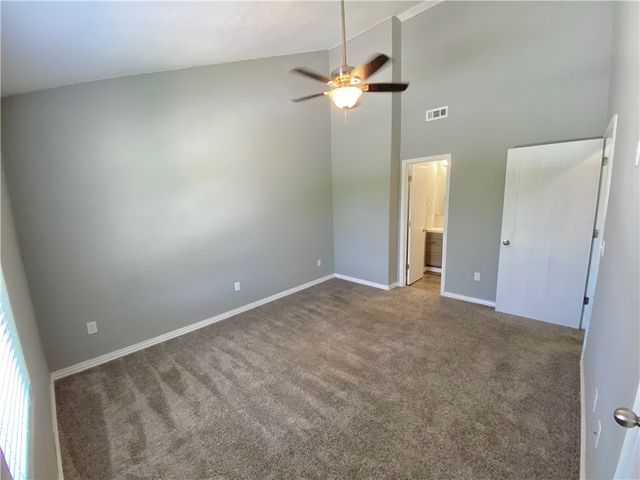 133 S Pinyon Point, Fayetteville, AR 72701