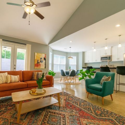 133 S Pinyon Point, Fayetteville, AR 72701