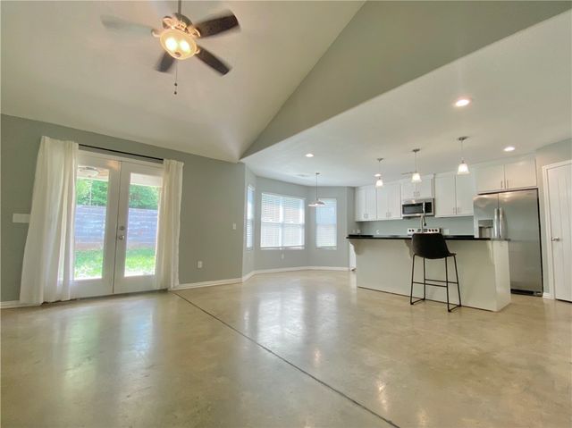 133 S Pinyon Point, Fayetteville, AR 72701