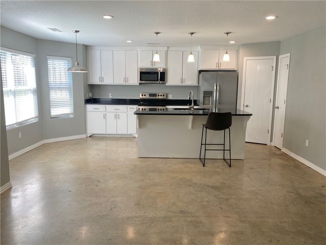 133 S Pinyon Point, Fayetteville, AR 72701