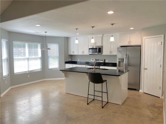 133 S Pinyon Point, Fayetteville, AR 72701